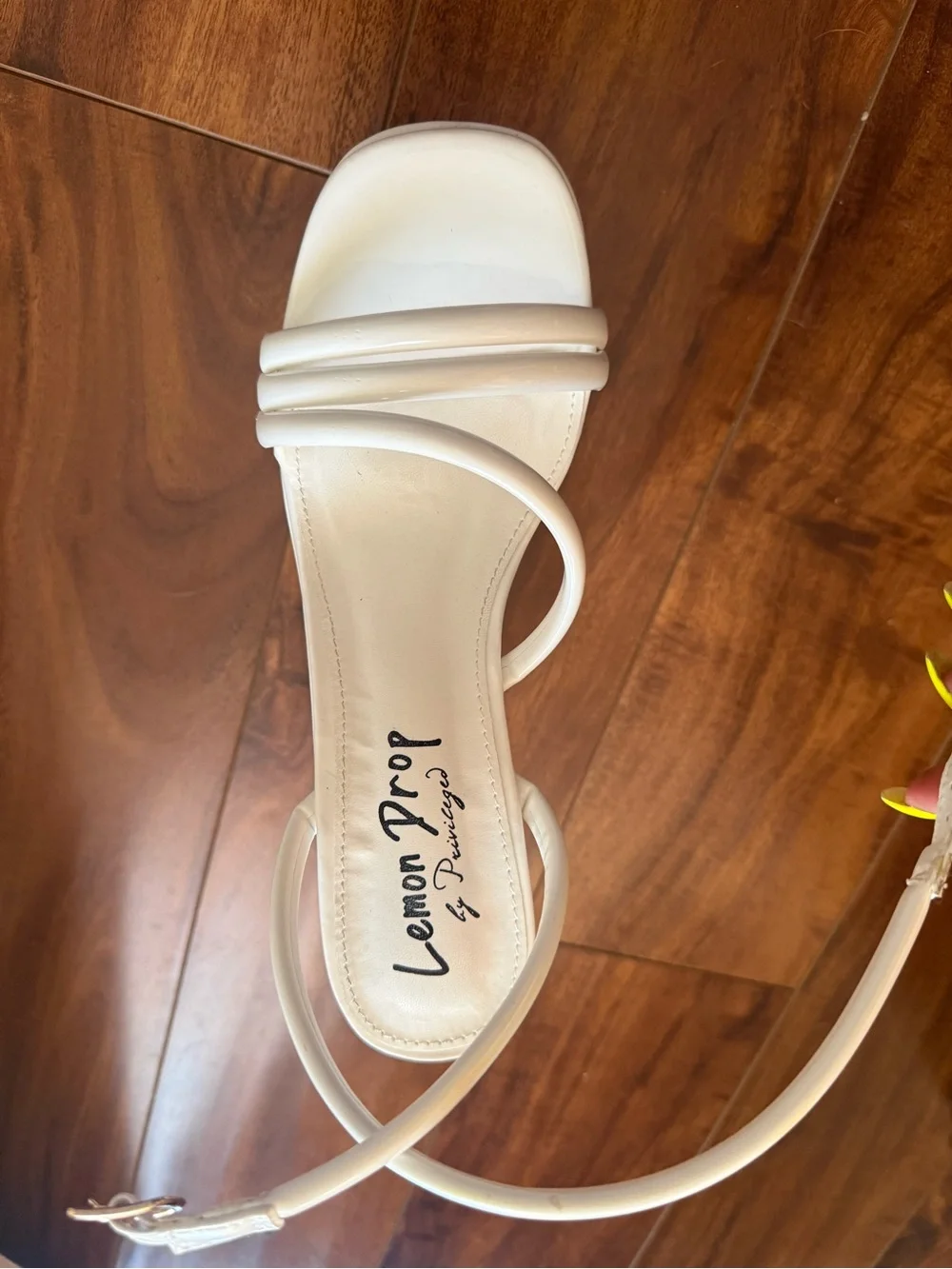 Lemon Drop by Privileged white Jicole size 7